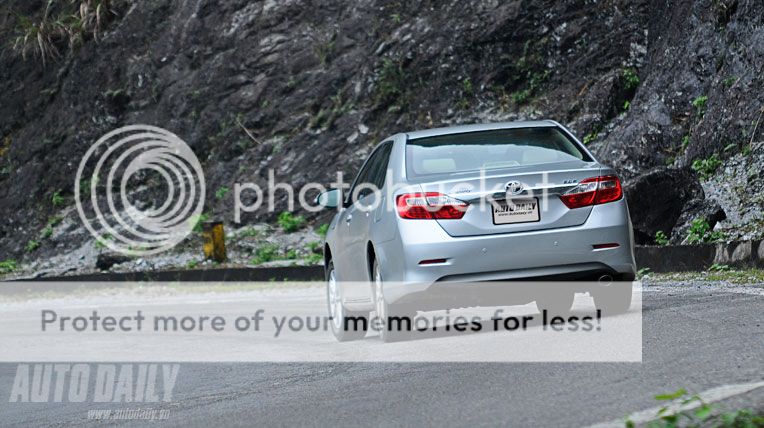 Camry 2.0E trên thảm lúa 3 màu tuyệt đẹp :) - 9